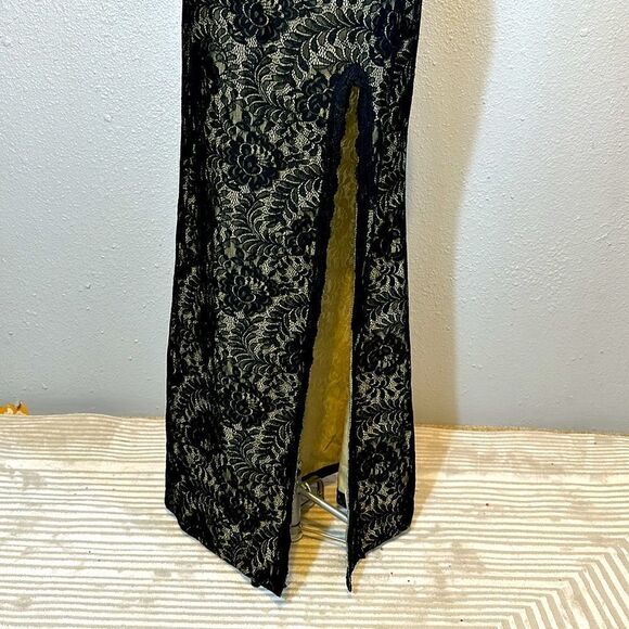 NEW miusol black and nude lace crochet mesh back maxi dress size S - Picture 3 of 12